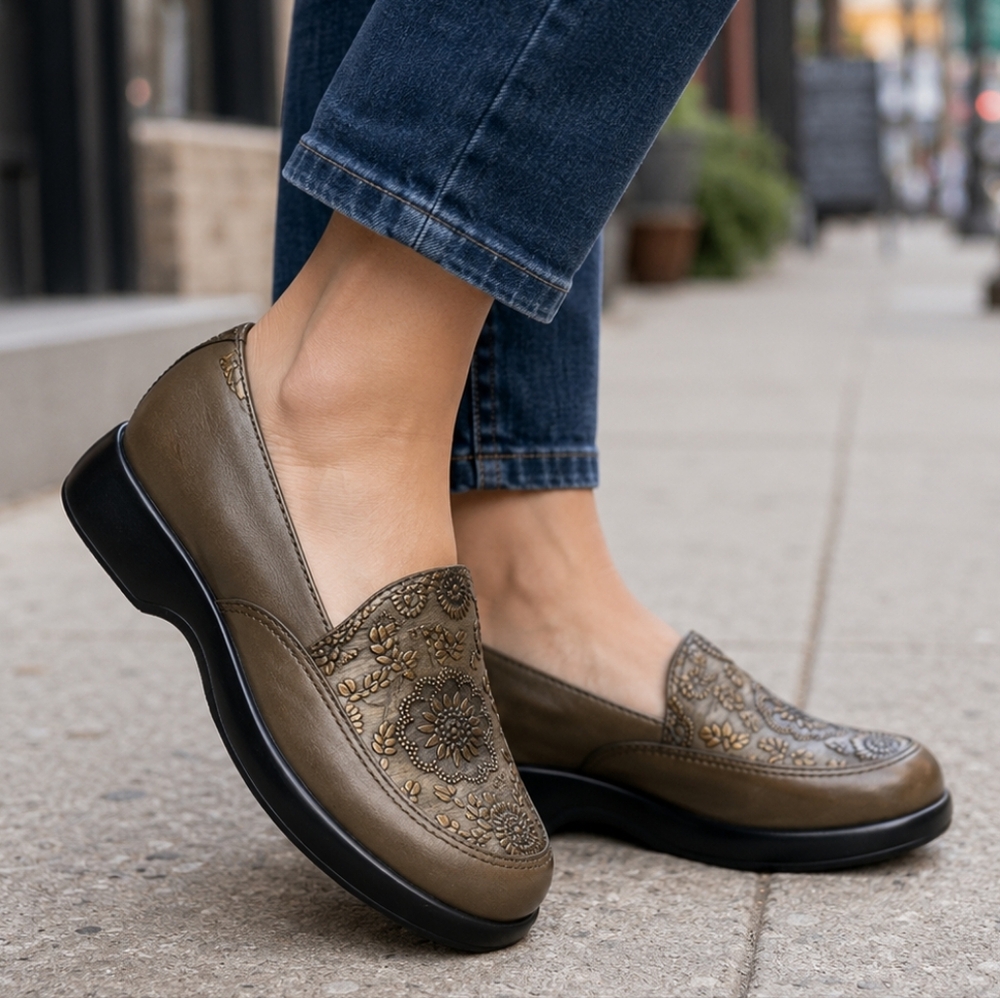 Dansko Embroidered Leather Loafers EU 40 Brown Floral Slip On Shoes Women's